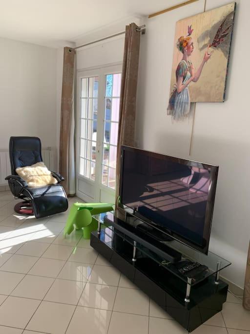 Casabina Appartement Entre Disney Et Paris Chelles  Bilik gambar